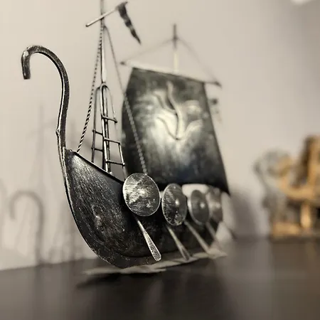 Viking Apartment *